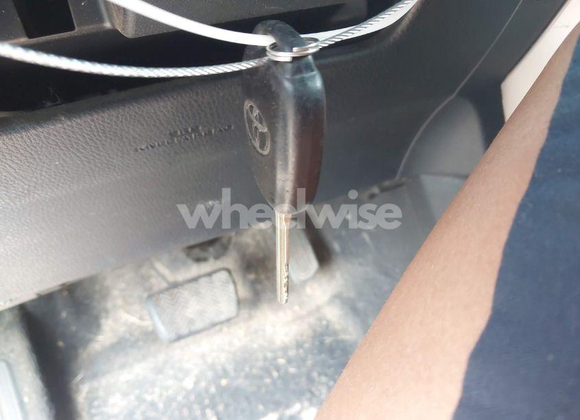 Photo 11 of 2017 Toyota Rav4 LE (VIN JTMBFREV6HD205665)