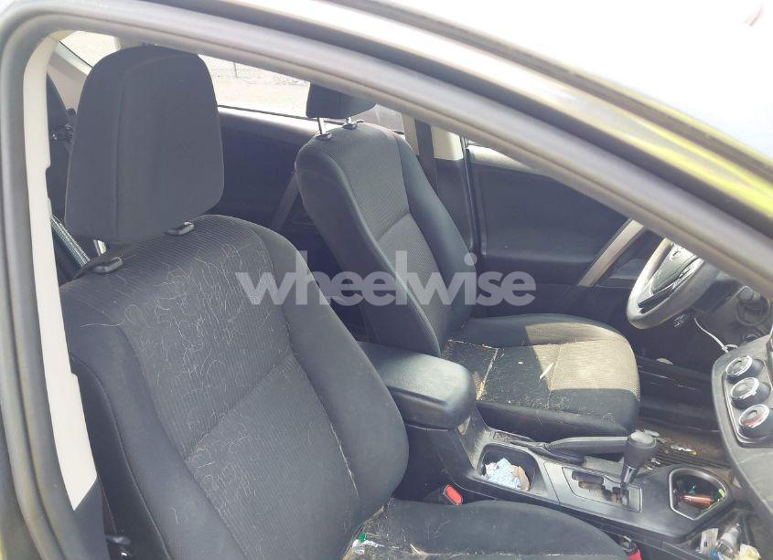 Photo 5 of 2017 Toyota Rav4 LE (VIN JTMBFREV6HD205665)