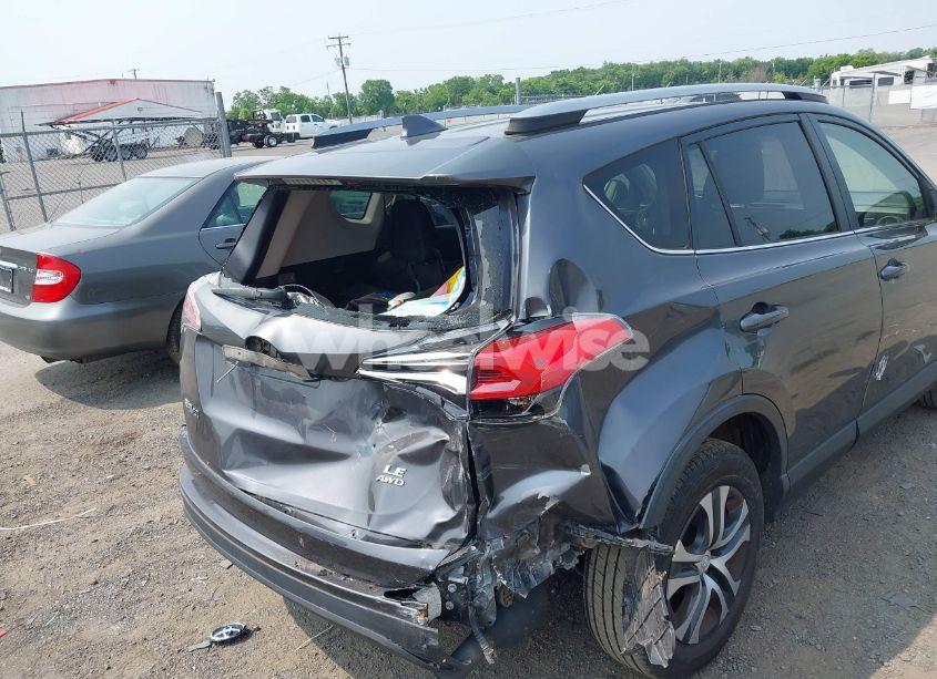 Photo 6 of 2017 Toyota Rav4 LE (VIN JTMBFREV6HD205665)