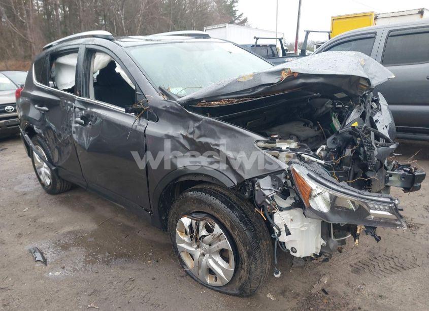 2015 Toyota Rav4 LE (VIN JTMBFREV7FJ038070) main photo