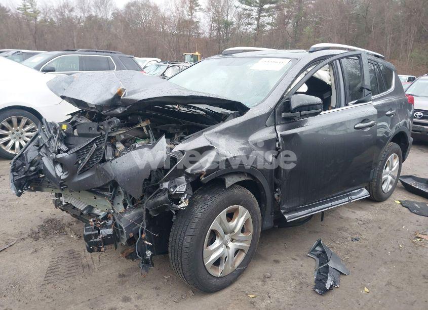 Photo 2 of 2015 Toyota Rav4 LE (VIN JTMBFREV7FJ038070)