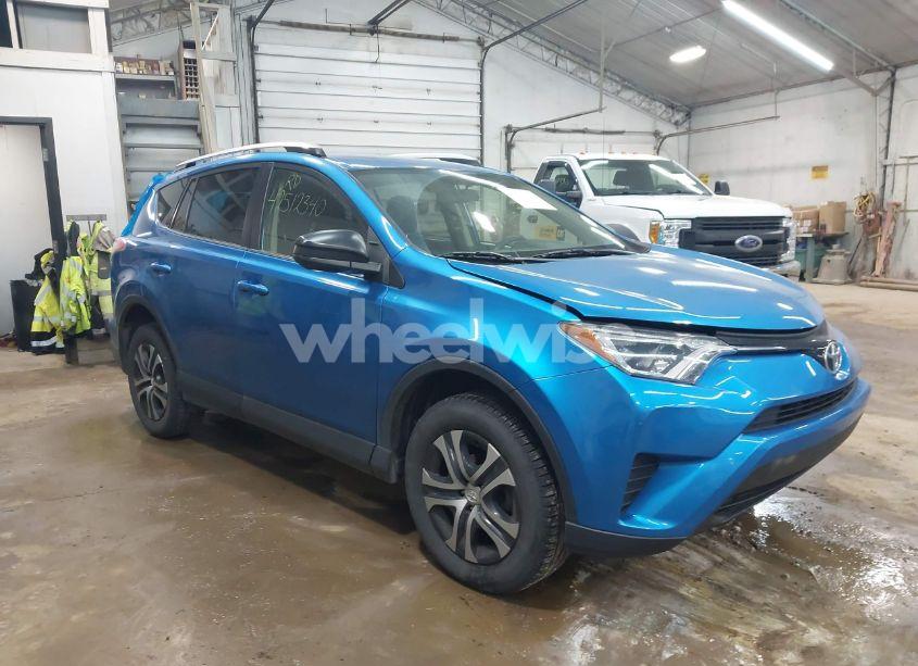 2016 Toyota Rav4 LE (VIN JTMBFREV7GJ103386) main photo