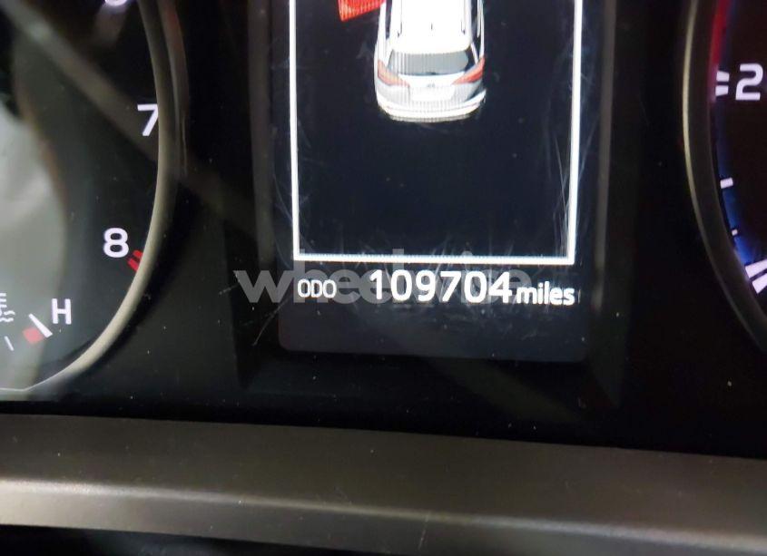 Photo 15 of 2018 Toyota Rav4 LE (VIN JTMBFREV7JJ207951)