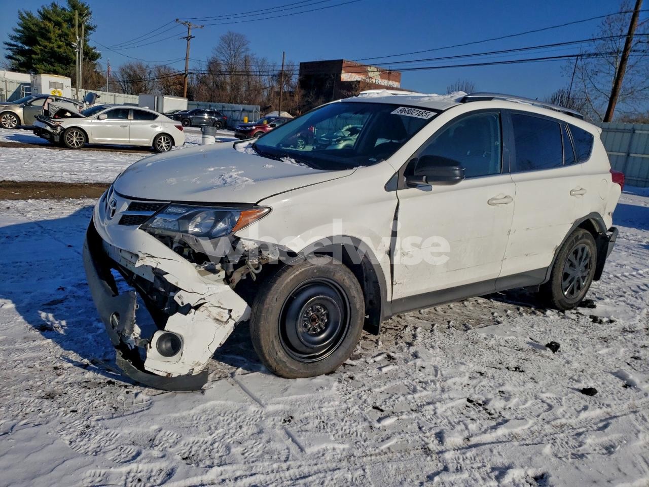 2015 TOYOTA RAV4 LE (VIN JTMBFREV9FJ047112) main photo