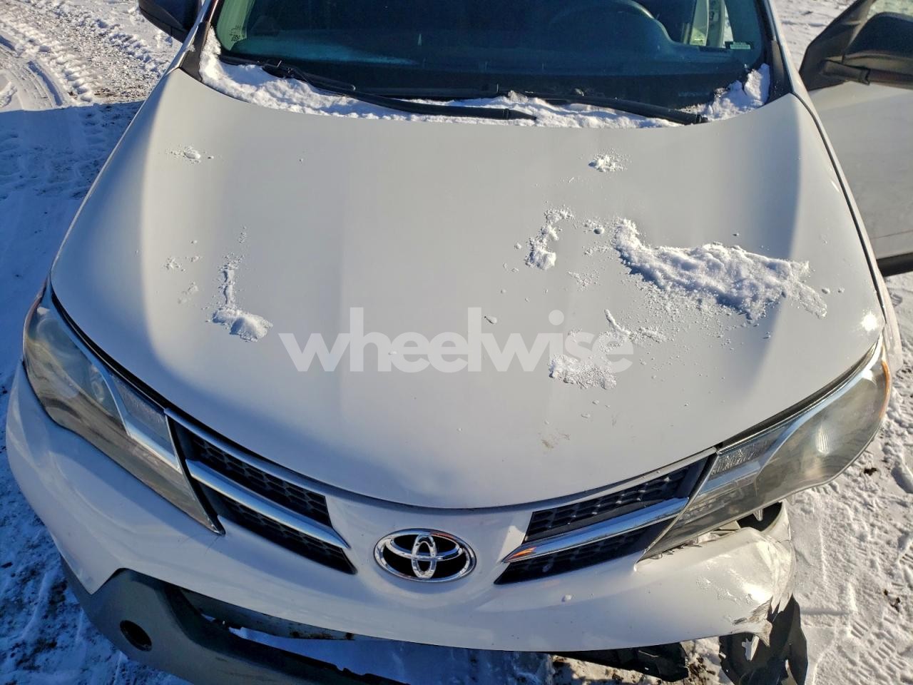 Photo 11 of 2015 TOYOTA RAV4 LE (VIN JTMBFREV9FJ047112)