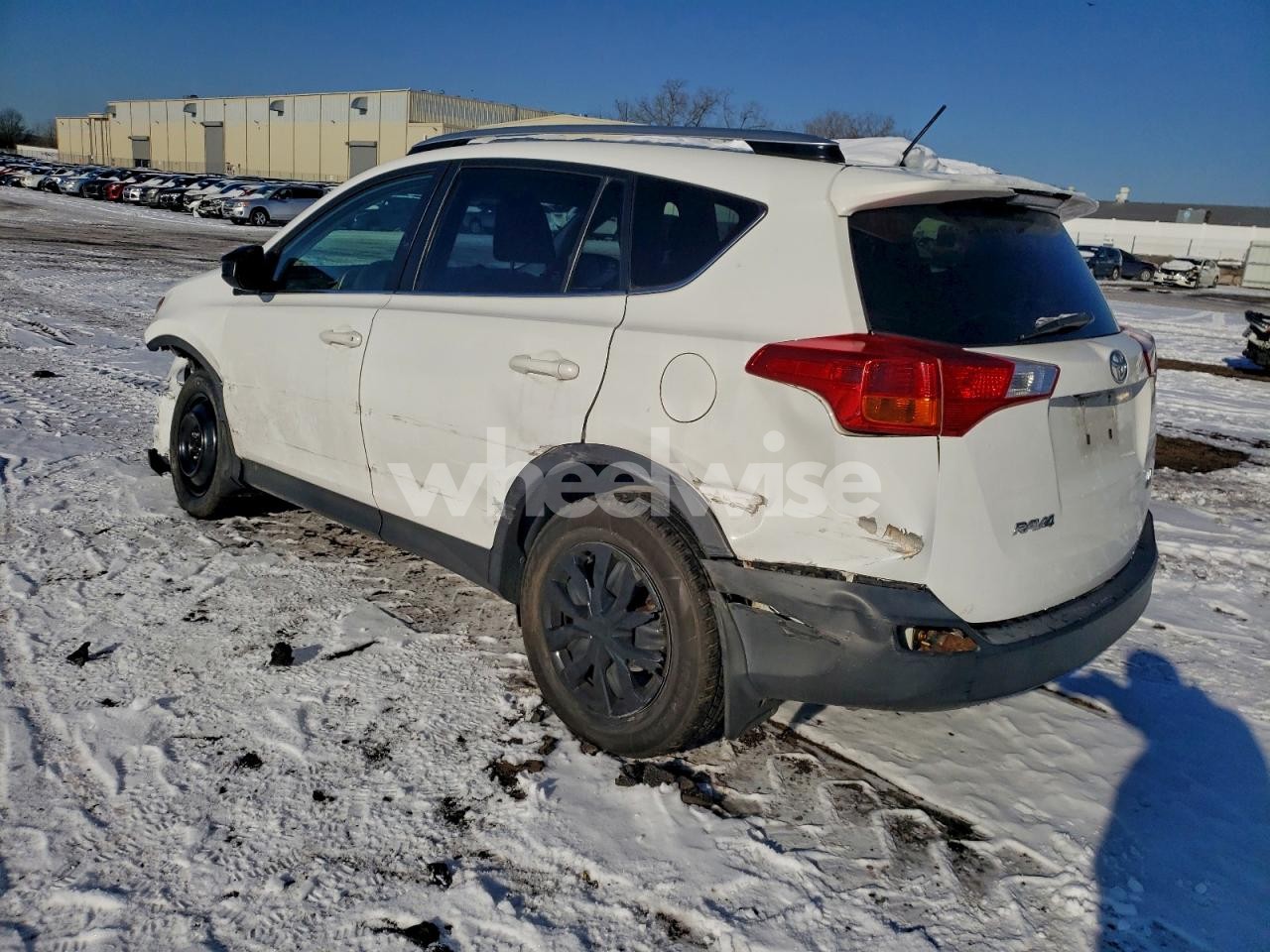 Photo 2 of 2015 TOYOTA RAV4 LE (VIN JTMBFREV9FJ047112)