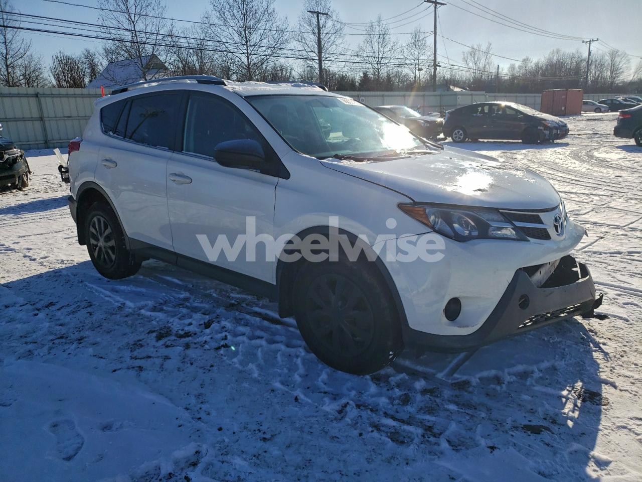 Photo 4 of 2015 TOYOTA RAV4 LE (VIN JTMBFREV9FJ047112)