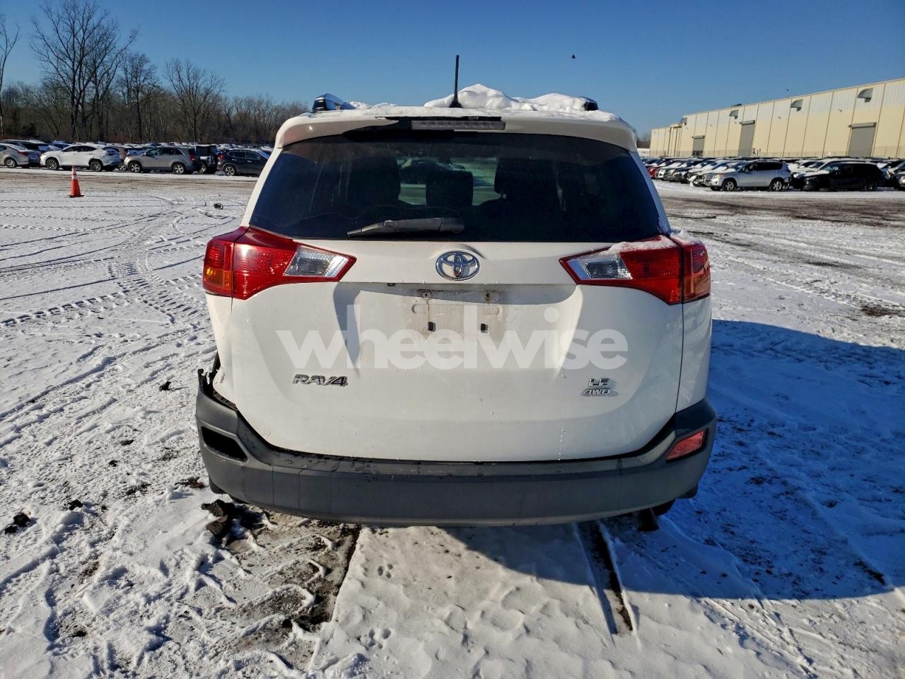 Photo 6 of 2015 TOYOTA RAV4 LE (VIN JTMBFREV9FJ047112)