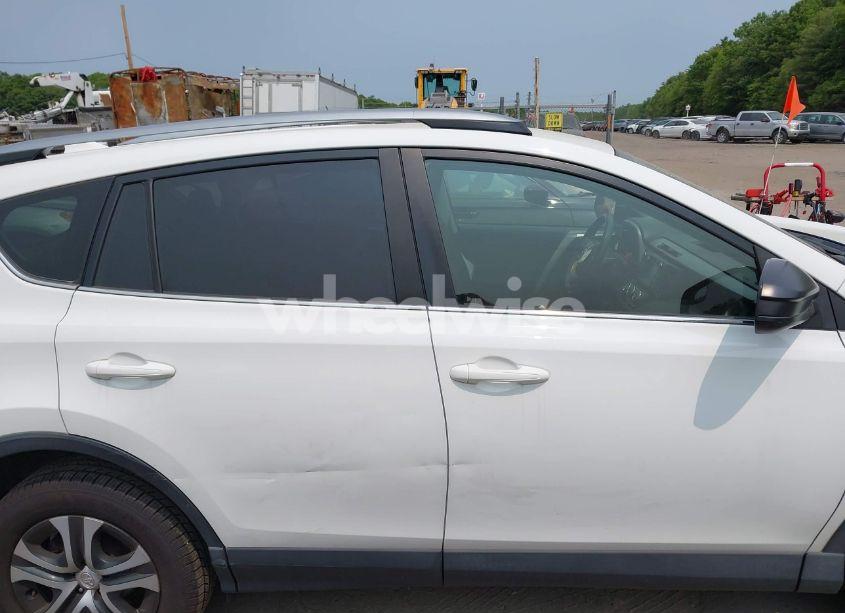 Photo 14 of 2017 Toyota Rav4 LE (VIN JTMBFREV9HJ139176)