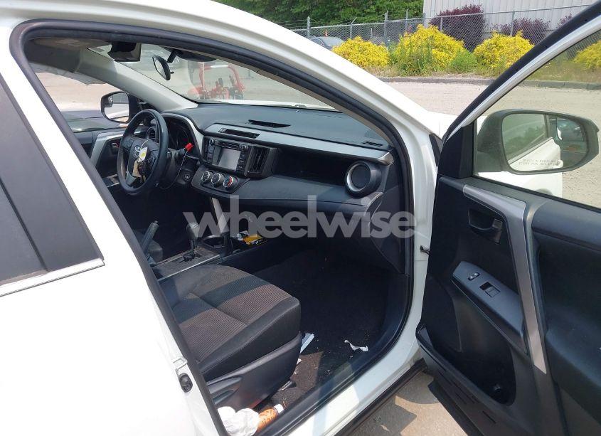 Photo 5 of 2017 Toyota Rav4 LE (VIN JTMBFREV9HJ139176)