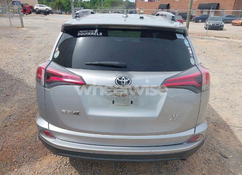 Photo 16 of 2018 Toyota Rav4 LE (VIN JTMBFREV9JJ257072)