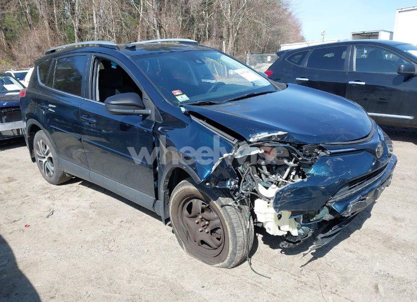 2018 Toyota Rav4 LE (VIN JTMBFREV9JJ739024) main photo