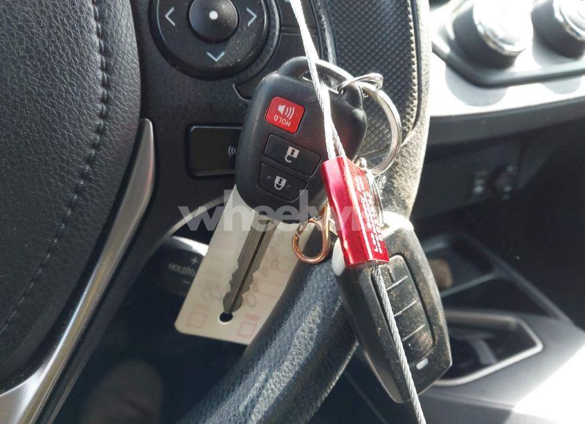 Photo 11 of 2018 Toyota Rav4 LE (VIN JTMBFREV9JJ739024)