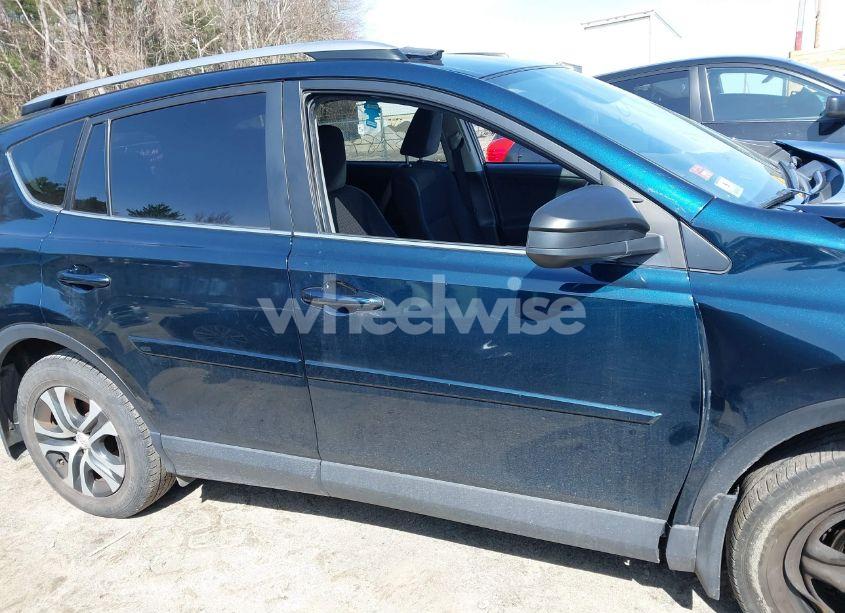 Photo 13 of 2018 Toyota Rav4 LE (VIN JTMBFREV9JJ739024)