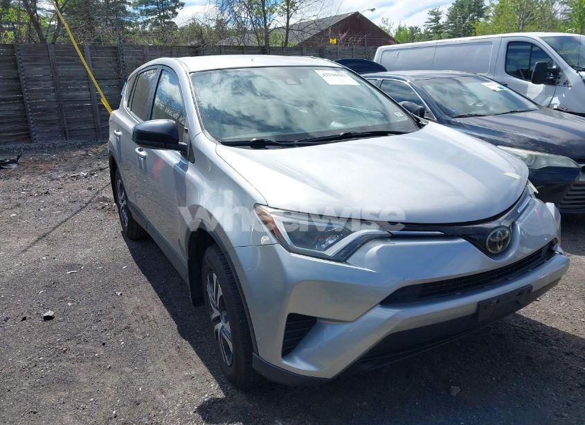 2018 Toyota Rav4 LE (VIN JTMBFREVXJJ193902) main photo