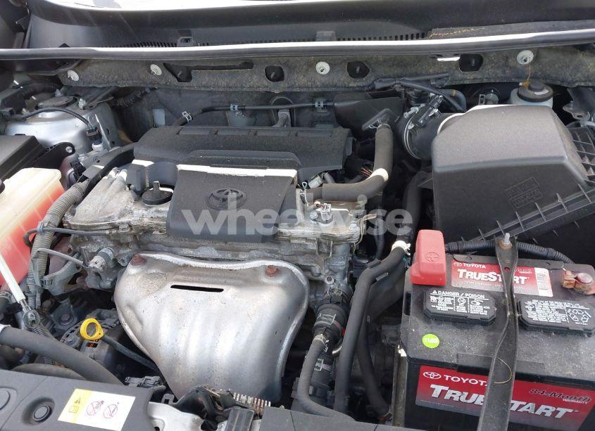 Photo 10 of 2018 Toyota Rav4 LE (VIN JTMBFREVXJJ193902)