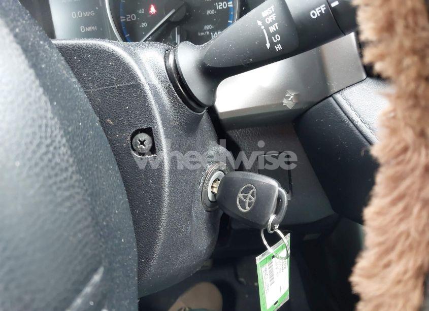 Photo 11 of 2018 Toyota Rav4 LE (VIN JTMBFREVXJJ193902)