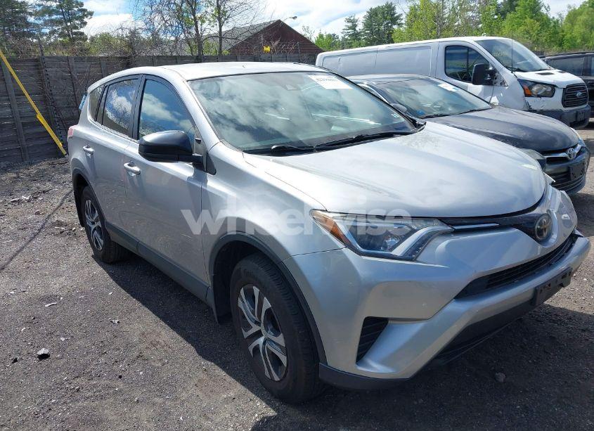 Photo 13 of 2018 Toyota Rav4 LE (VIN JTMBFREVXJJ193902)