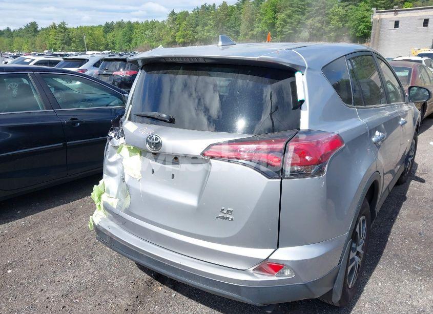 Photo 16 of 2018 Toyota Rav4 LE (VIN JTMBFREVXJJ193902)
