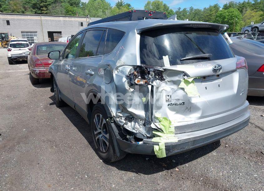 Photo 6 of 2018 Toyota Rav4 LE (VIN JTMBFREVXJJ193902)