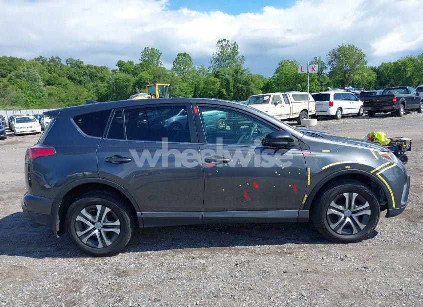 Photo 13 of 2018 Toyota Rav4 LE (VIN JTMBFREVXJJ730283)