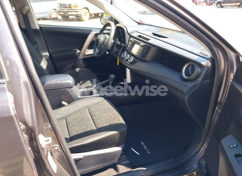 Photo 5 of 2018 Toyota Rav4 LE (VIN JTMBFREVXJJ730283)