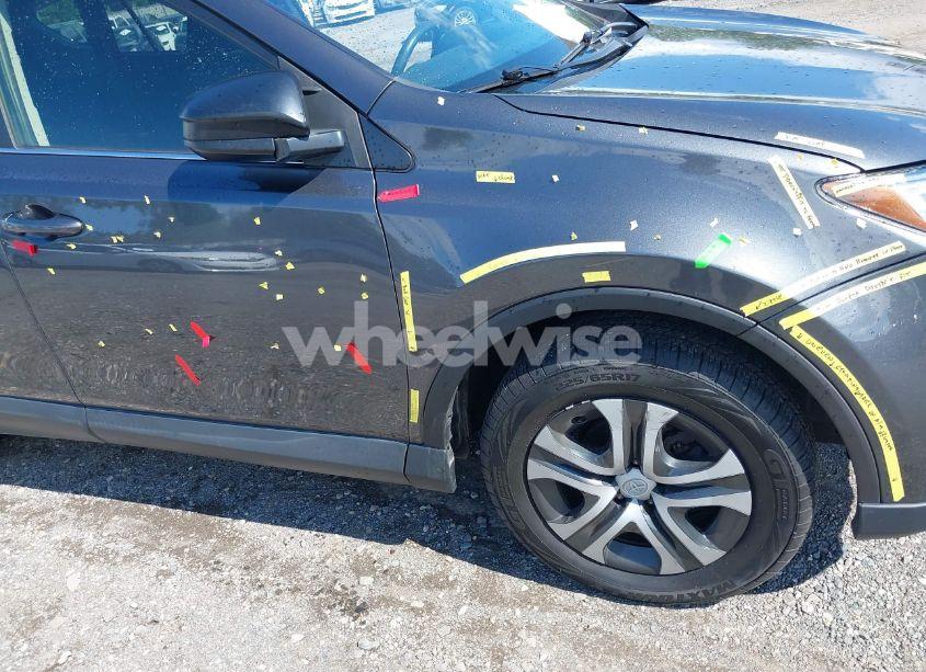 Photo 6 of 2018 Toyota Rav4 LE (VIN JTMBFREVXJJ730283)