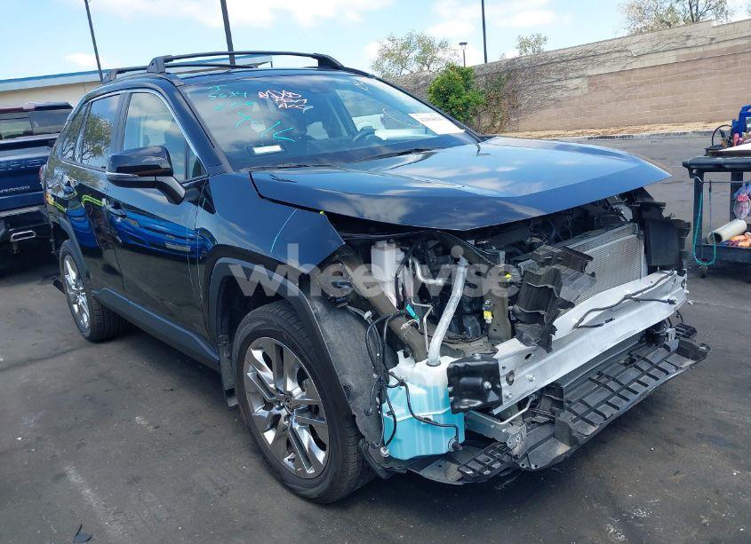 2024 Toyota Rav4 XLE PREMIUM (VIN JTMC1RFV0RJ027160) main photo