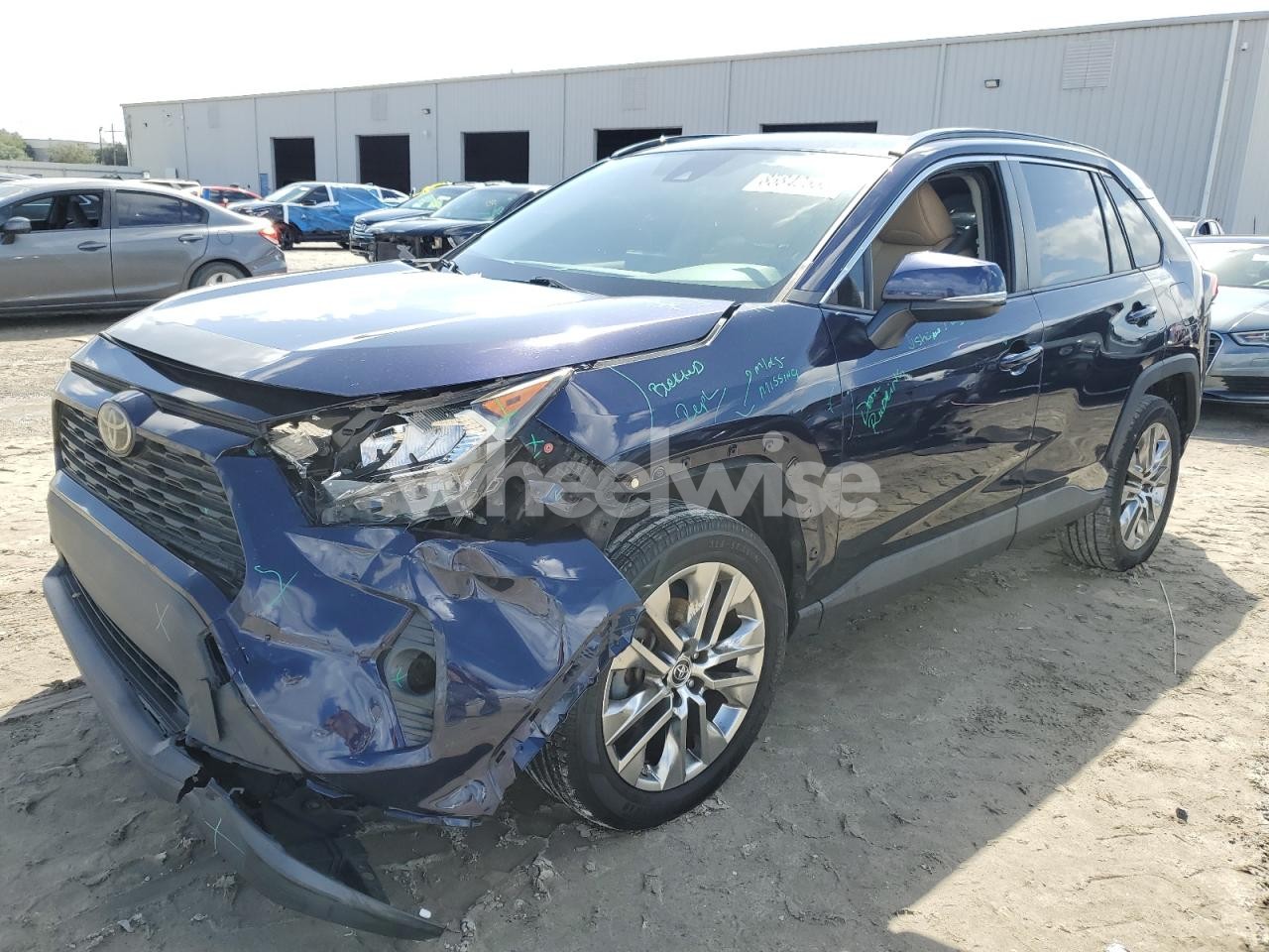 2019 TOYOTA RAV4 XLE PREMIUM (VIN JTMC1RFV1KD014468) main photo