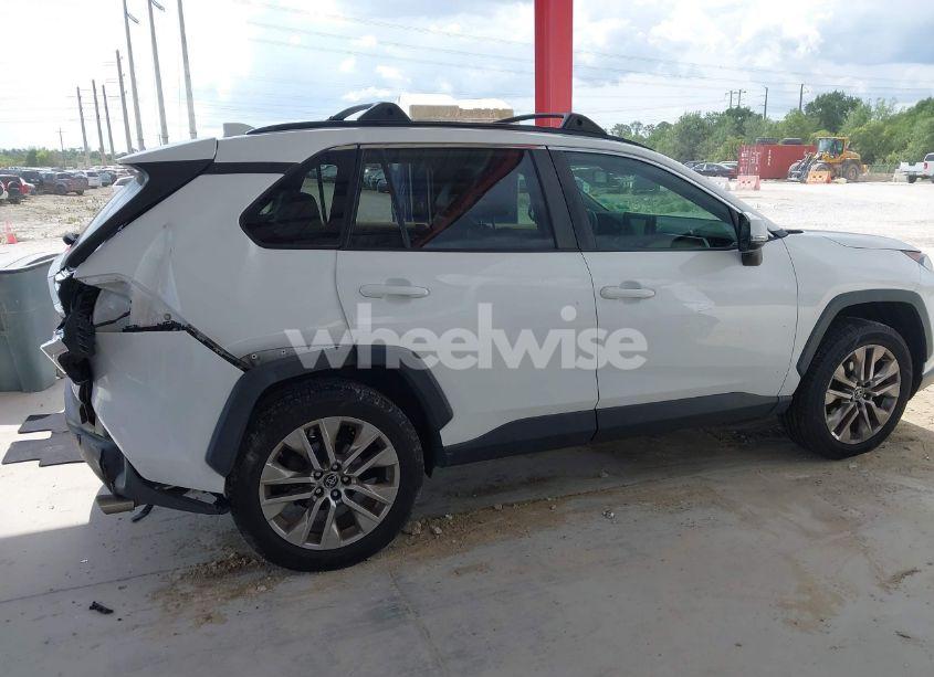 Photo 13 of 2019 Toyota Rav4 XLE PREMIUM (VIN JTMC1RFV2KD504756)