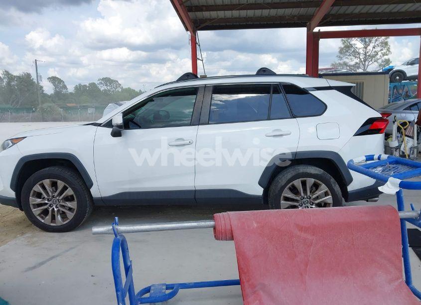 Photo 14 of 2019 Toyota Rav4 XLE PREMIUM (VIN JTMC1RFV2KD504756)