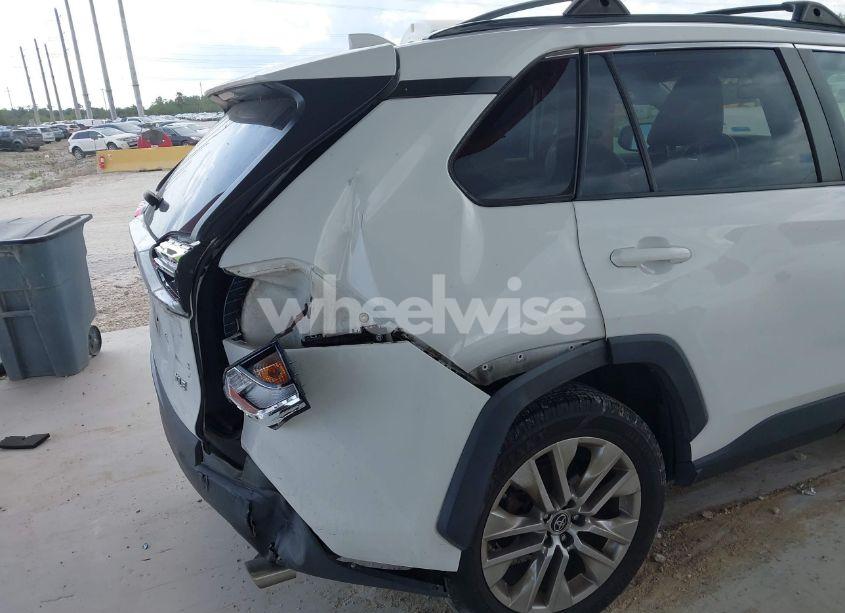 Photo 6 of 2019 Toyota Rav4 XLE PREMIUM (VIN JTMC1RFV2KD504756)