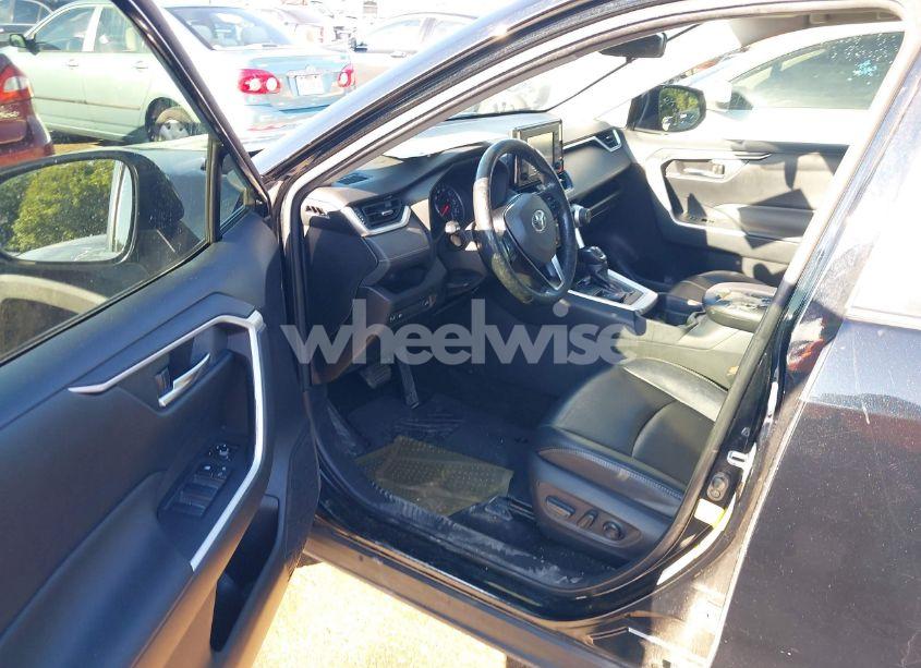 Photo 17 of 2019 Toyota Rav4 XLE PREMIUM (VIN JTMC1RFV3KD020854)