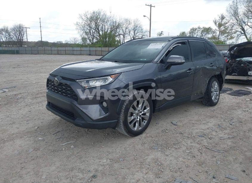 Photo 2 of 2020 Toyota Rav4 XLE PREMIUM (VIN JTMC1RFV4LD044470)