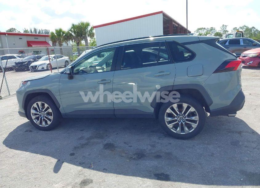 Photo 14 of 2019 Toyota Rav4 XLE PREMIUM (VIN JTMC1RFV5KD014585)