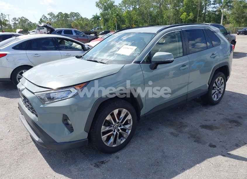 Photo 2 of 2019 Toyota Rav4 XLE PREMIUM (VIN JTMC1RFV5KD014585)