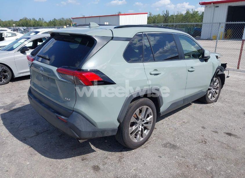 Photo 4 of 2019 Toyota Rav4 XLE PREMIUM (VIN JTMC1RFV5KD014585)