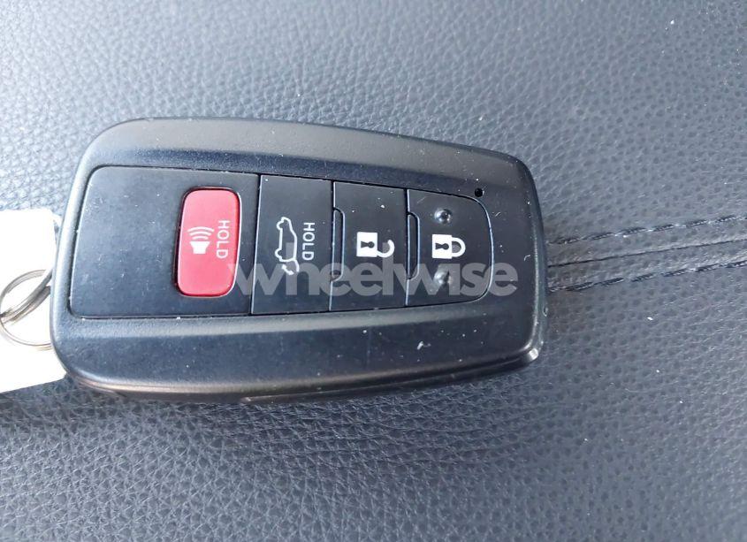 Photo 11 of 2020 Toyota Rav4 XLE PREMIUM (VIN JTMC1RFV5LD519088)