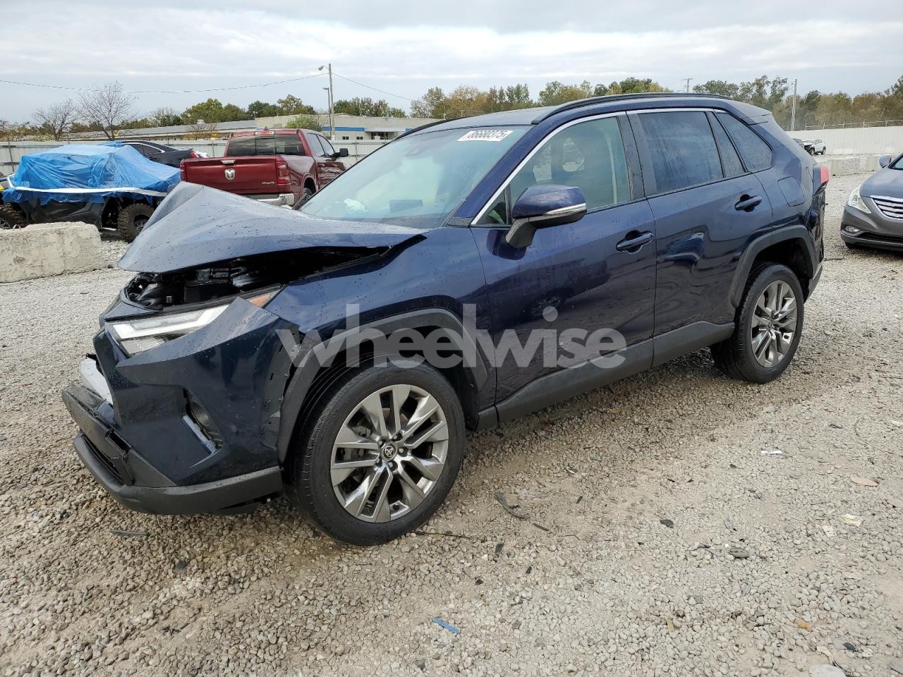 2022 TOYOTA RAV4 XLE PREMIUM (VIN JTMC1RFV5NJ024085) main photo