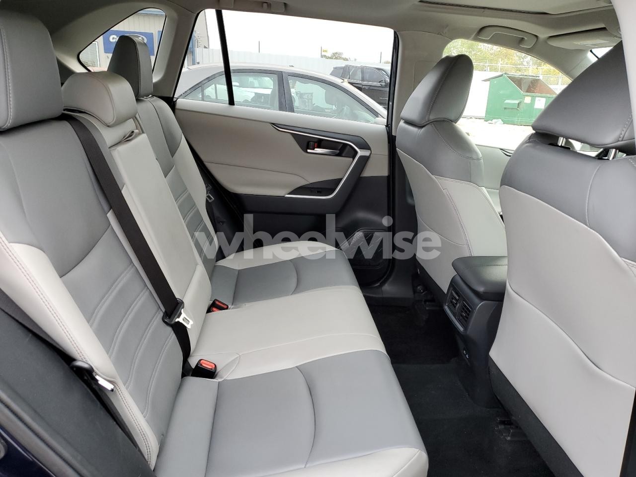 Photo 11 of 2022 TOYOTA RAV4 XLE PREMIUM (VIN JTMC1RFV5NJ024085)
