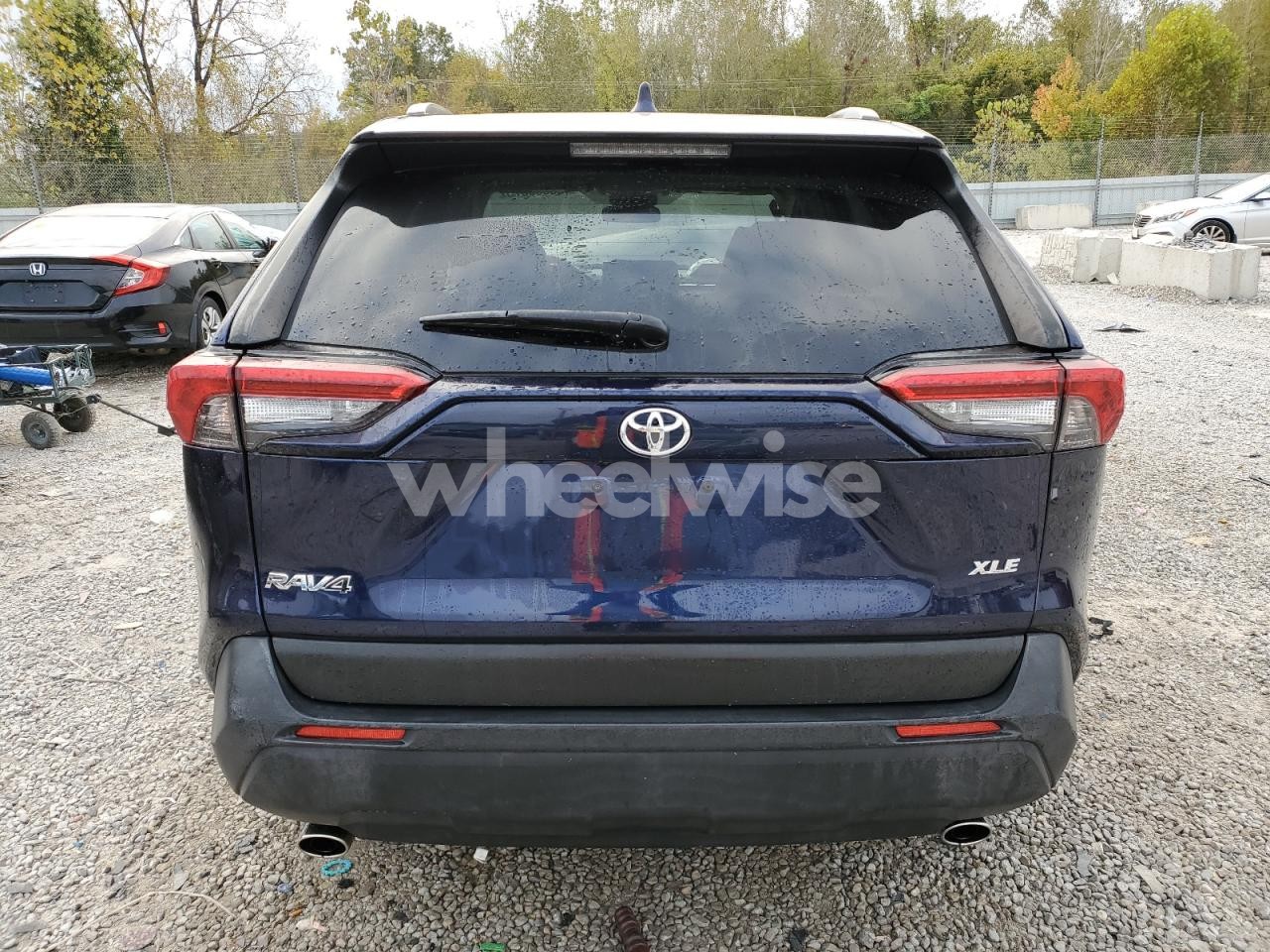 Photo 6 of 2022 TOYOTA RAV4 XLE PREMIUM (VIN JTMC1RFV5NJ024085)