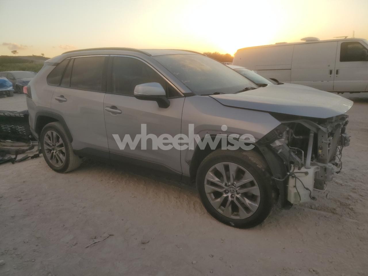 Photo 4 of 2019 TOYOTA RAV4 XLE PREMIUM (VIN JTMC1RFV6KD036174)