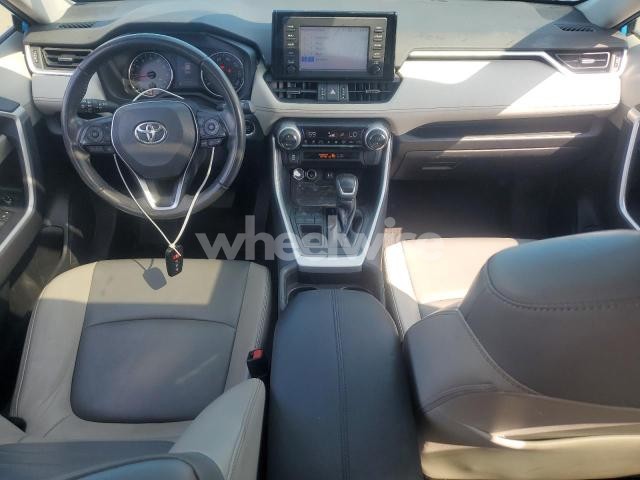 Photo 13 of 2019 TOYOTA RAV4 XLE PREMIUM (VIN JTMC1RFV7KD034692)