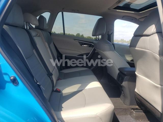 Photo 3 of 2019 TOYOTA RAV4 XLE PREMIUM (VIN JTMC1RFV7KD034692)