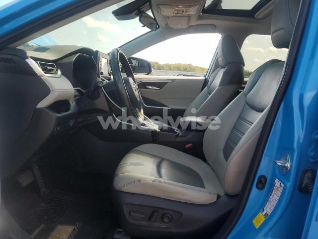 Photo 6 of 2019 TOYOTA RAV4 XLE PREMIUM (VIN JTMC1RFV7KD034692)