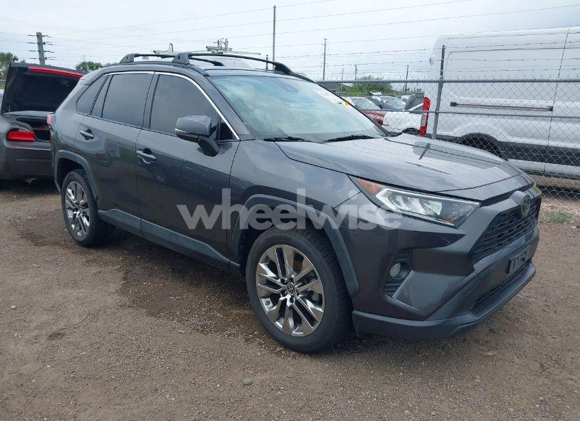 2019 Toyota Rav4 XLE PREMIUM (VIN JTMC1RFV9KJ016521) main photo