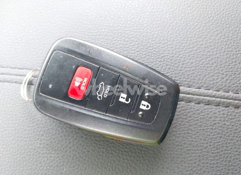 Photo 11 of 2019 Toyota Rav4 XLE PREMIUM (VIN JTMC1RFV9KJ016521)