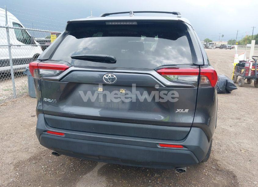 Photo 16 of 2019 Toyota Rav4 XLE PREMIUM (VIN JTMC1RFV9KJ016521)