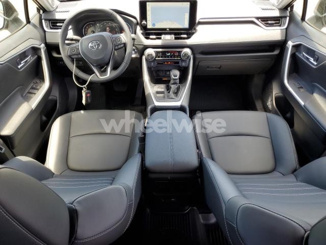 Photo 4 of 2025 TOYOTA RAV4 XLE PREMIUM (VIN JTMC1RFVXSJ033067)