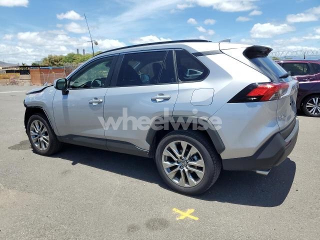 Photo 5 of 2025 TOYOTA RAV4 XLE PREMIUM (VIN JTMC1RFVXSJ033067)